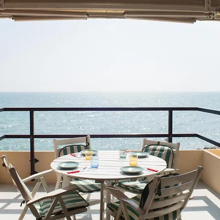 Апартаменты Fronte Mare Con Parcheggio! Градо