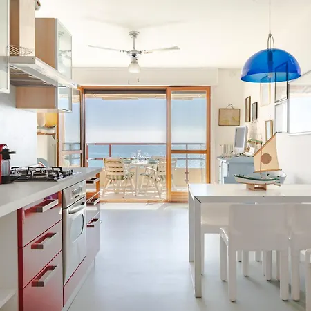 Apartment Fronte Mare Con Parcheggio! *