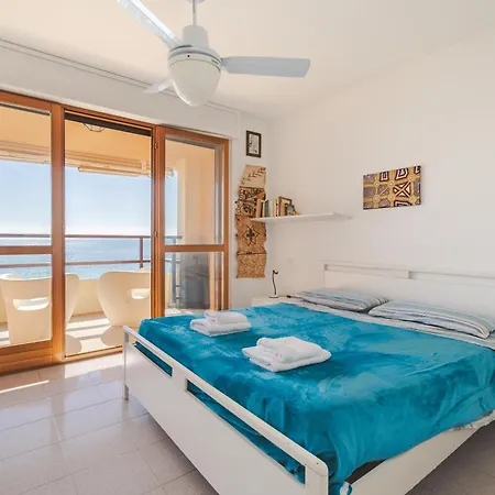 Fronte Mare Con Parcheggio! Apartment