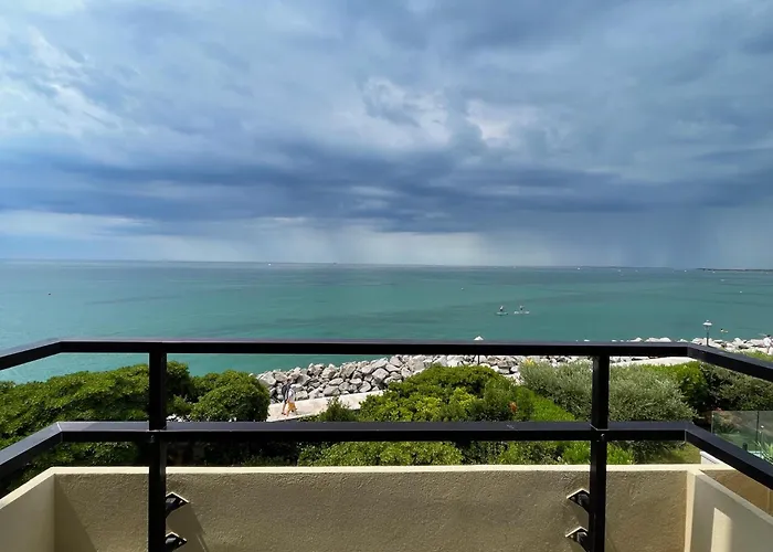 Fronte Mare Con Parcheggio! *